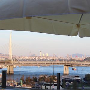 Lavin Hotel